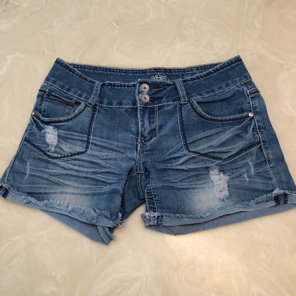“ALMOST FAMOUS” Jean Shorts (Junior Size 5)